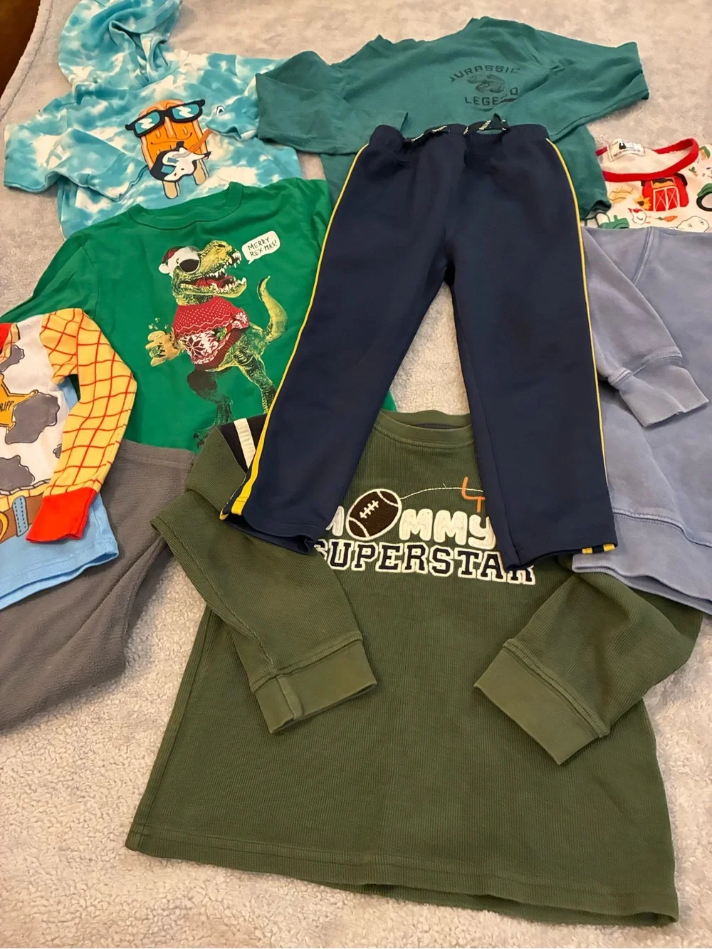 Bundle of 9 Piece Boys Kids Size 5 Clothing… Sweatshirts, Shirts, Pajamas, pants